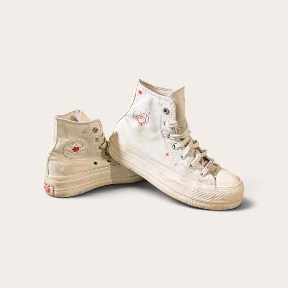 Converse Chuck Taylor All Star Lift High Top Hearts A09114C